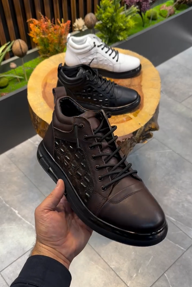 Bota de piel para hombre de nueva creación 