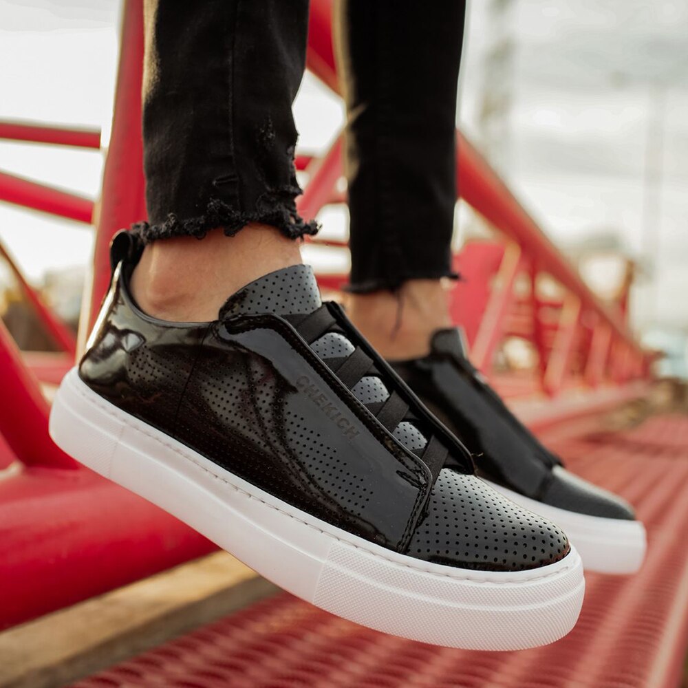 Black lightweight shop sneakers