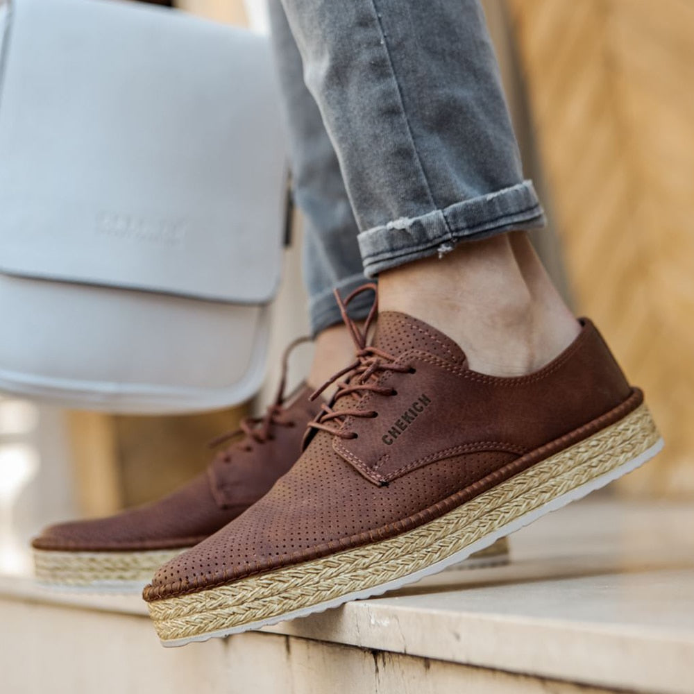 Chaussures classiques pour hommes Chekich couleur marron cuir artificiel saison d'été semelle en osier décontractée